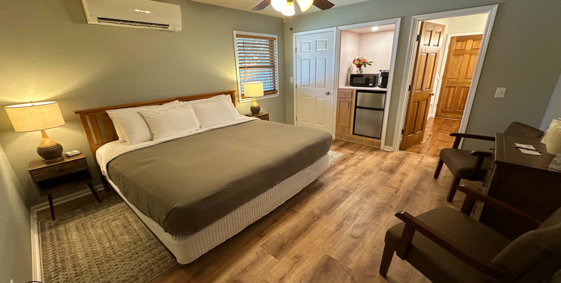 Painted Desert Room at resort near Kansas City, MO