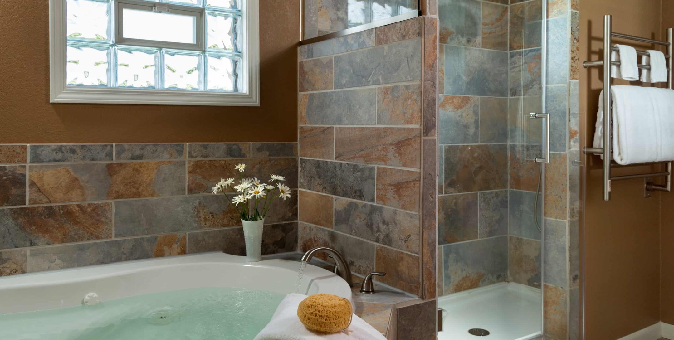 Country Meadow Room tub and shower