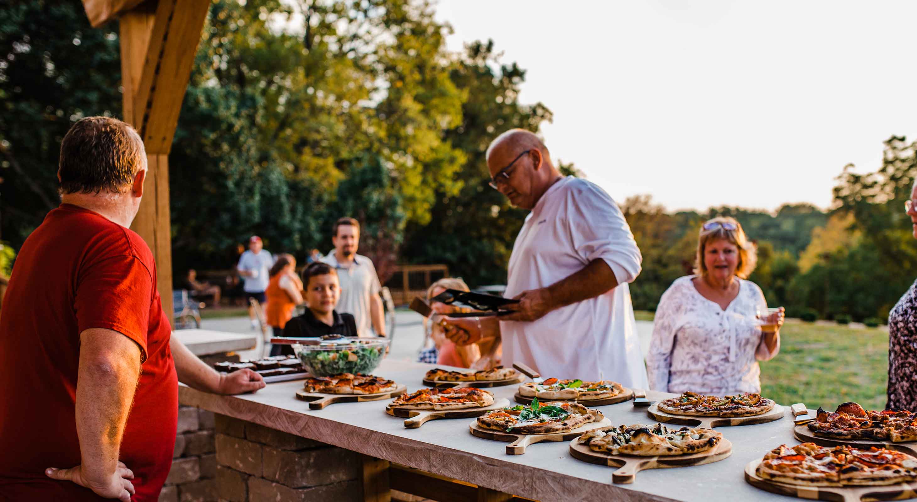 Serving pizza for an event