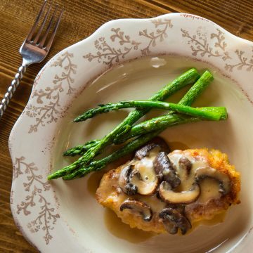 Cedar Crest Chicken with Mushroom Sauce