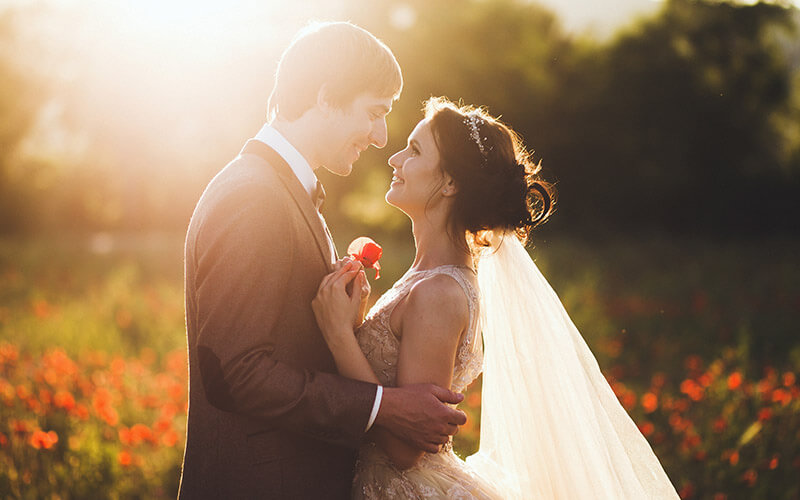 Bride and groom eloping in Kansas